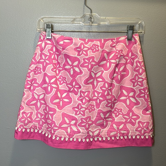 Lilly Pulitzer Pink/White Floral Pattern Skirt with Built-in shorts - Picture 2 of 5